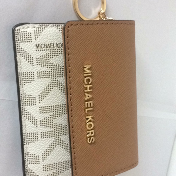 MICHAEL KORS CARD HOLDER with KEYCHAIN - Picture 2 of 8